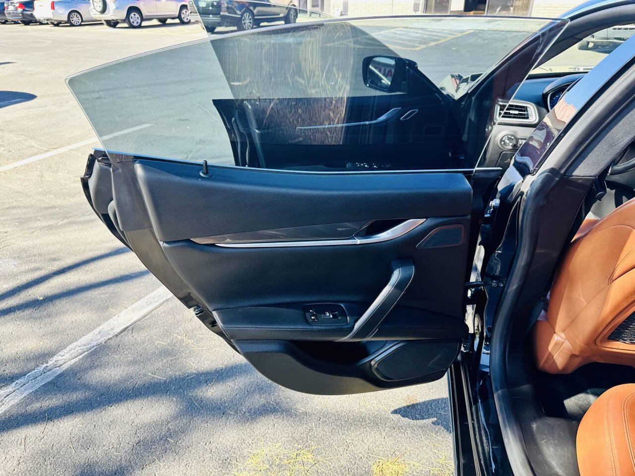 Used 2016 Maserati Ghibli RWD image 19