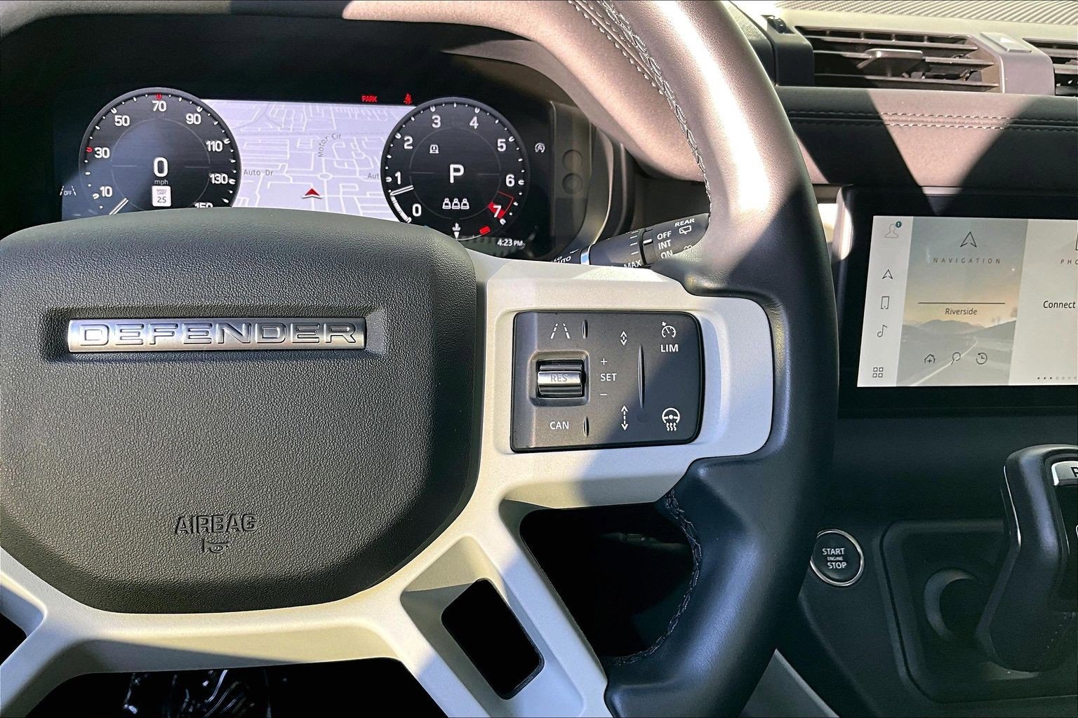 Used 2024 Land Rover Defender 110 S image 19