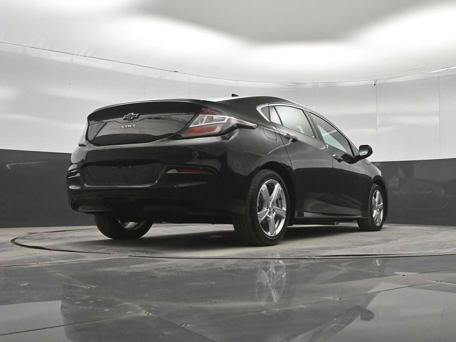 Used 2018 Chevrolet Volt LT w/ Comfort Package FWD image 36