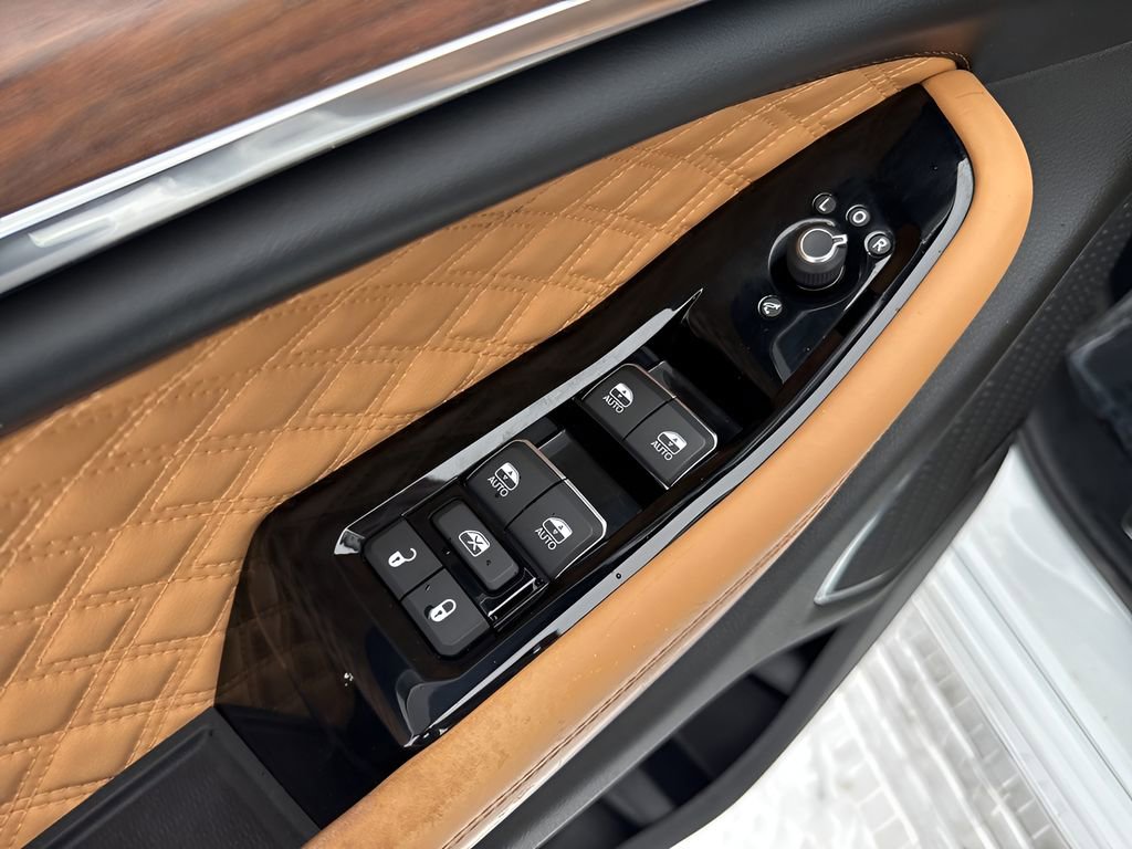 Used 2022 Jeep Grand Cherokee L Summit w/ Advanced Protech Group IV image 29