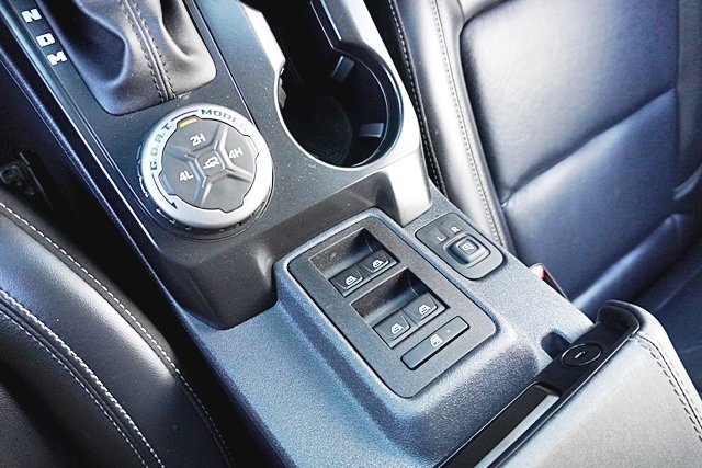 Used 2025 Ford Bronco Outer Banks image 31