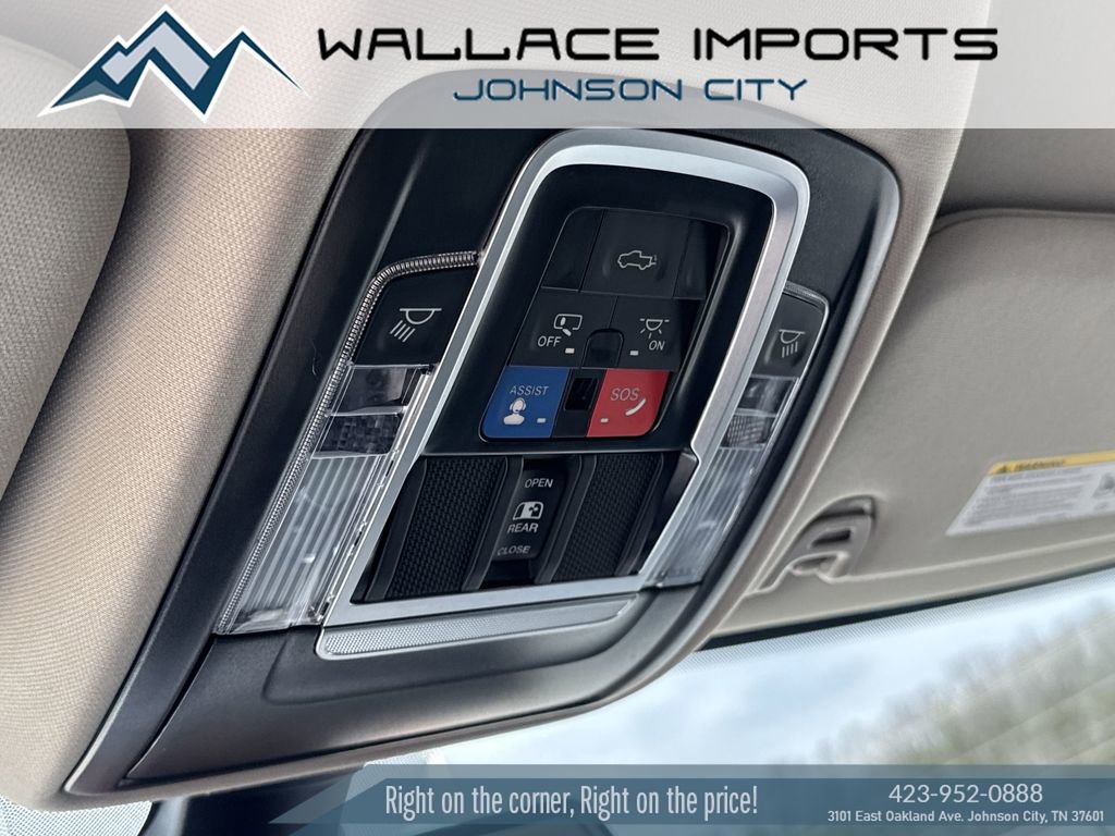 Used 2024 RAM 2500 Laramie w/ Chrome Bumper Package image 15