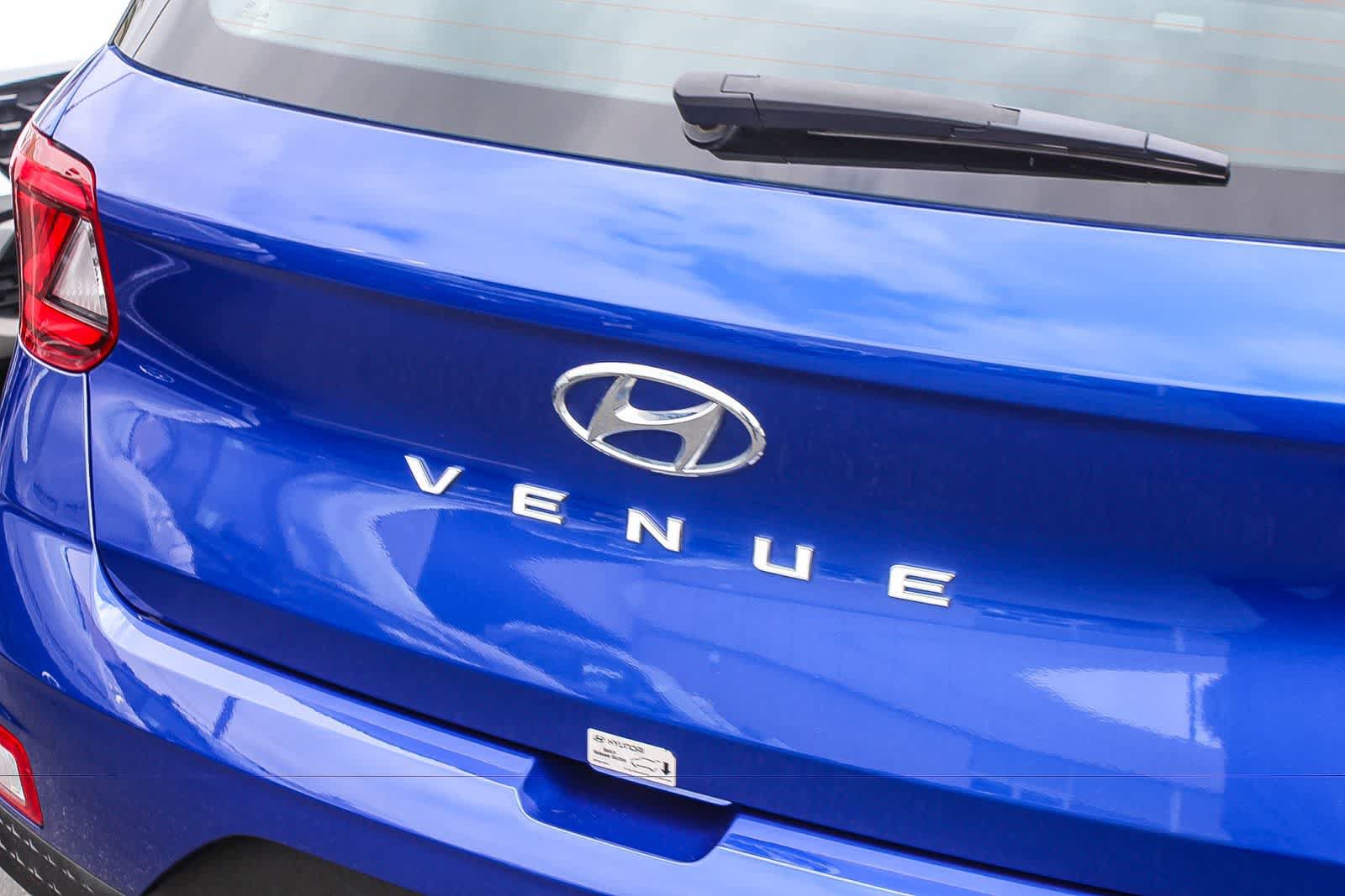 Certified 2024 Hyundai Venue SEL FWD image 9