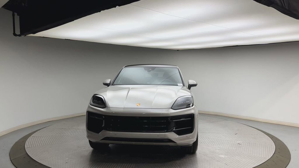 Used 2025 Porsche Cayenne S AWD/4WD image 7