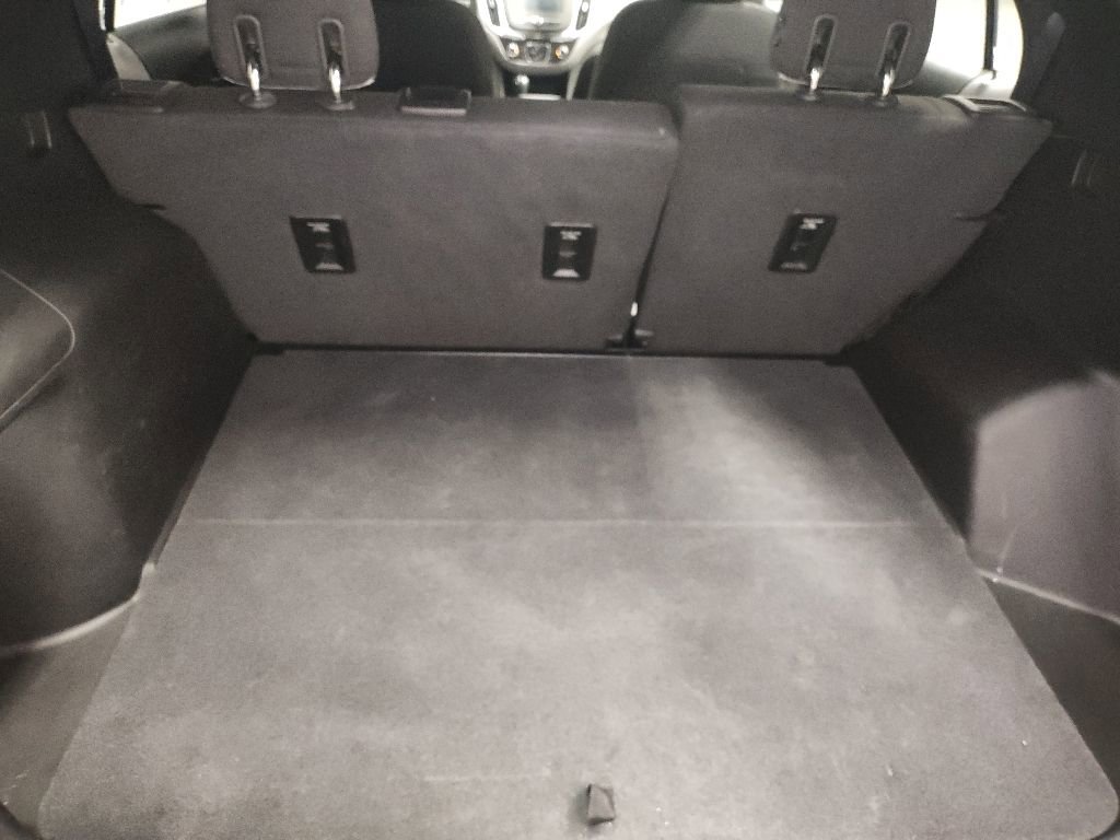 Used 2018 Chevrolet Equinox LS FWD image 16