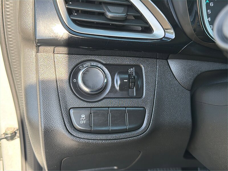 Used 2020 Chevrolet Spark LT FWD image 17
