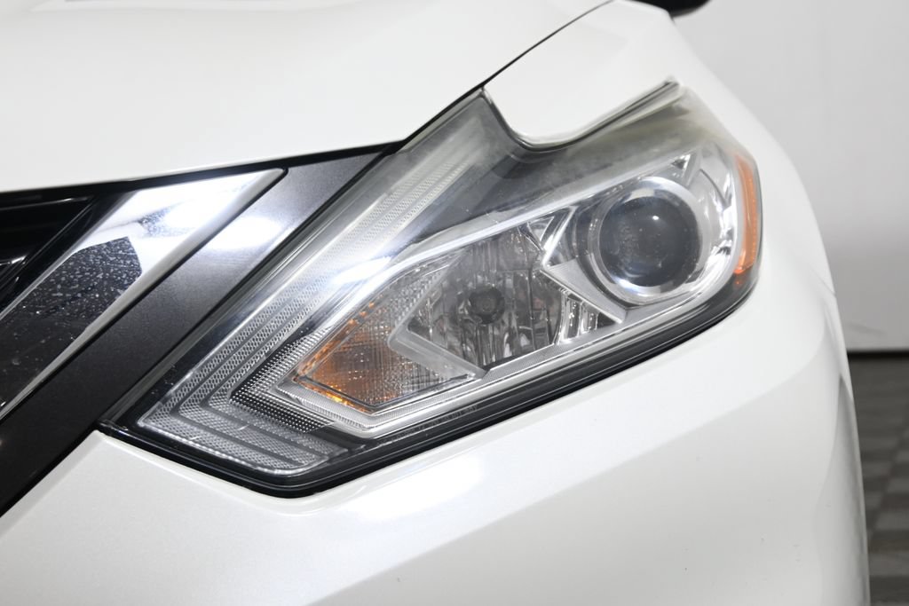 Used 2016 Nissan Altima 2.5 SL w/ Moonroof Package FWD image 11