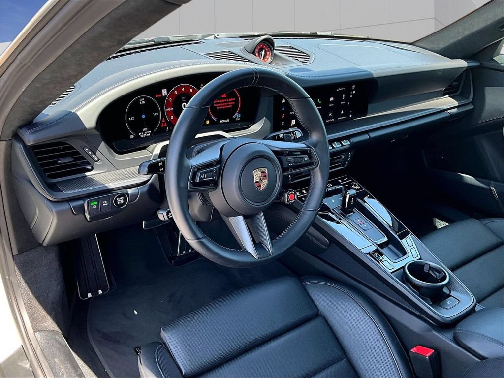 Certified 2025 Porsche 911 Carrera GTS RWD image 4
