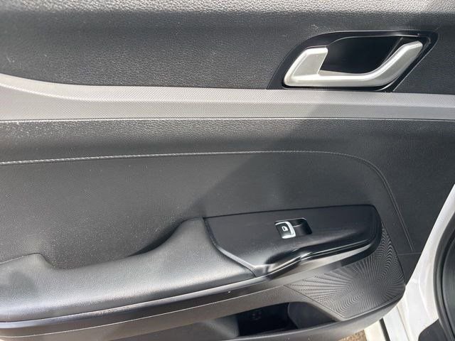 Used 2023 Kia K5 LXS image 32