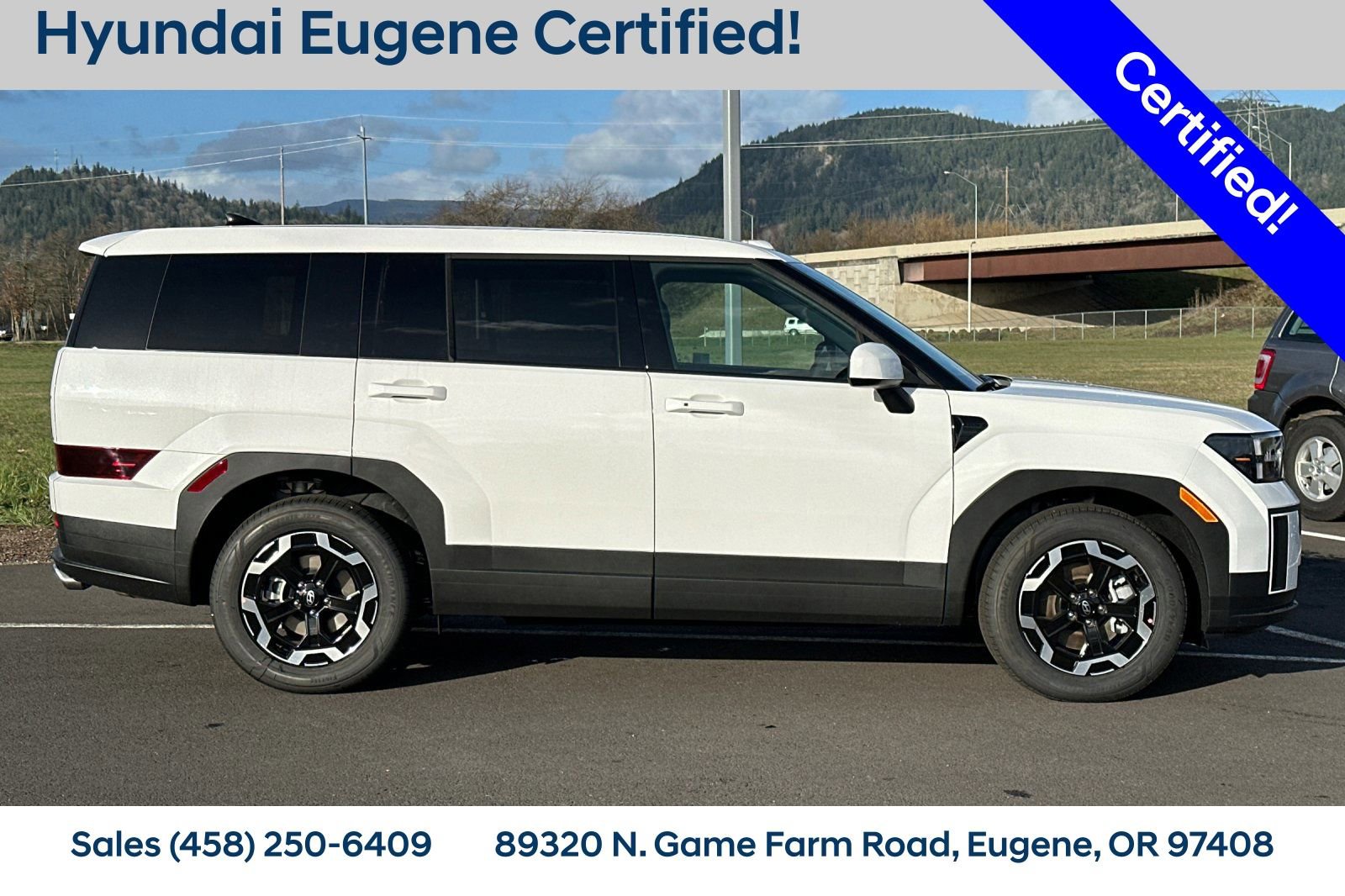 Used 2025 Hyundai Santa Fe SE image 3