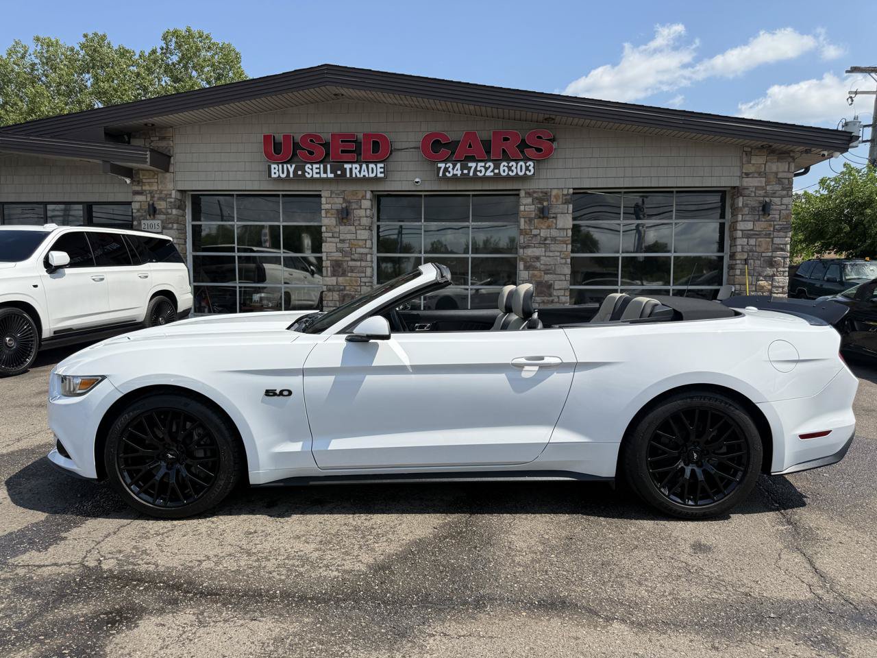 Used 2017 Ford Mustang GT Premium w/ Equipment Group 401A RWD image 17