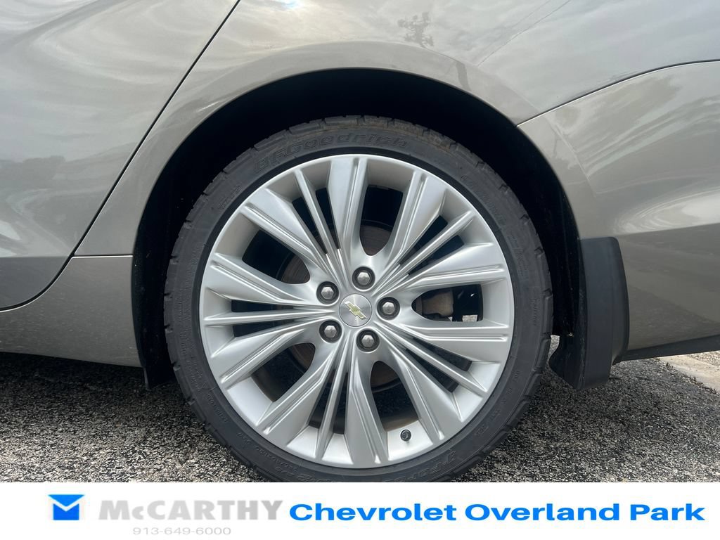 Used 2017 Chevrolet Impala Premier w/ Enhanced Convenience Package FWD image 9