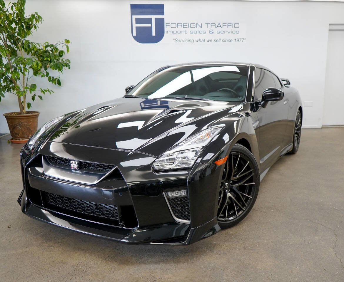 Used 2021 Nissan GT-R Premium image 20