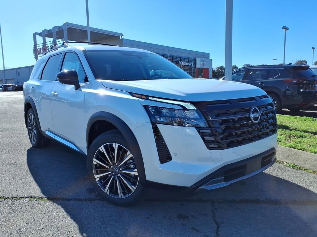 New 2026 Nissan Pathfinder Platinum FWD image 1