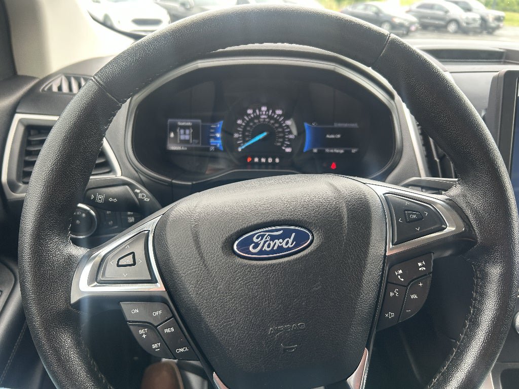Used 2022 Ford Edge SEL w/ Sport Appearance Package AWD/4WD image 15