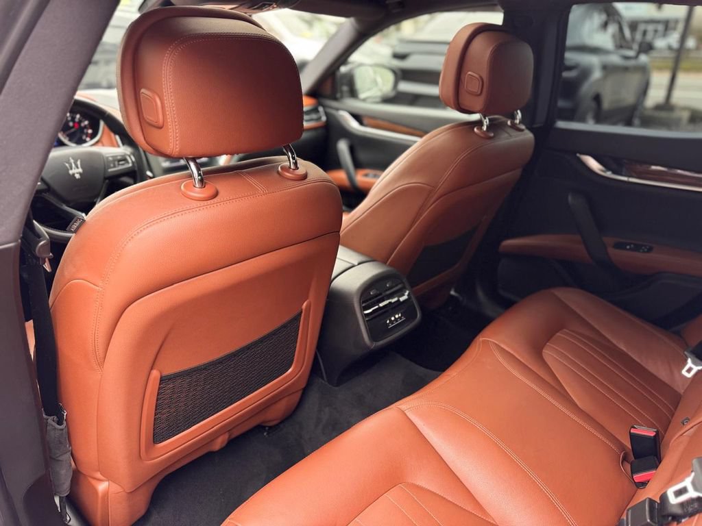Used 2019 Maserati Ghibli S Q4 AWD/4WD image 21