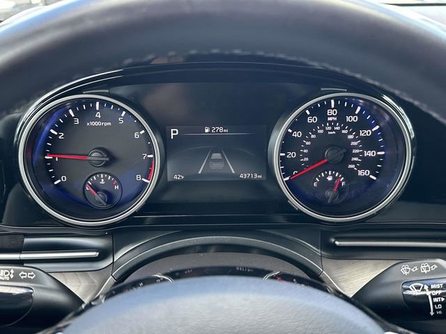 Used 2024 Kia Carnival EX image 13