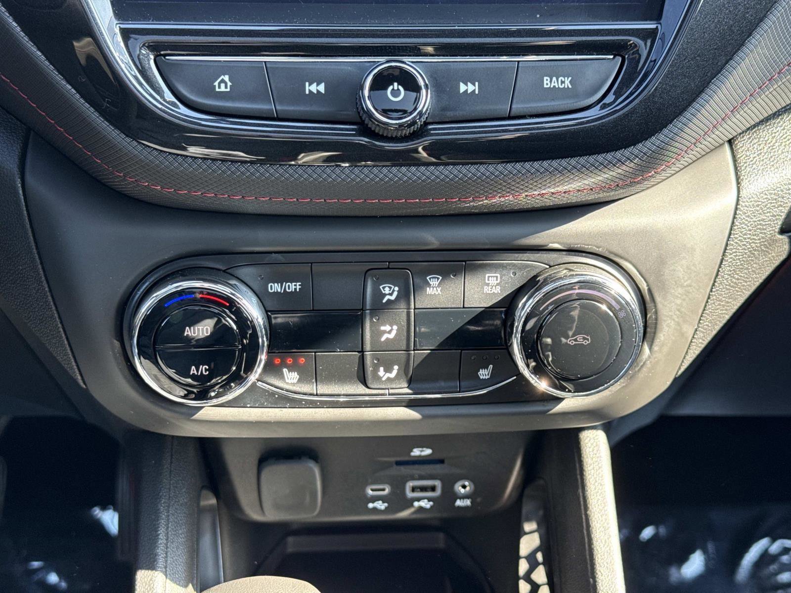 Used 2023 Chevrolet TrailBlazer RS w/ Sun and Liftgate Package image 6