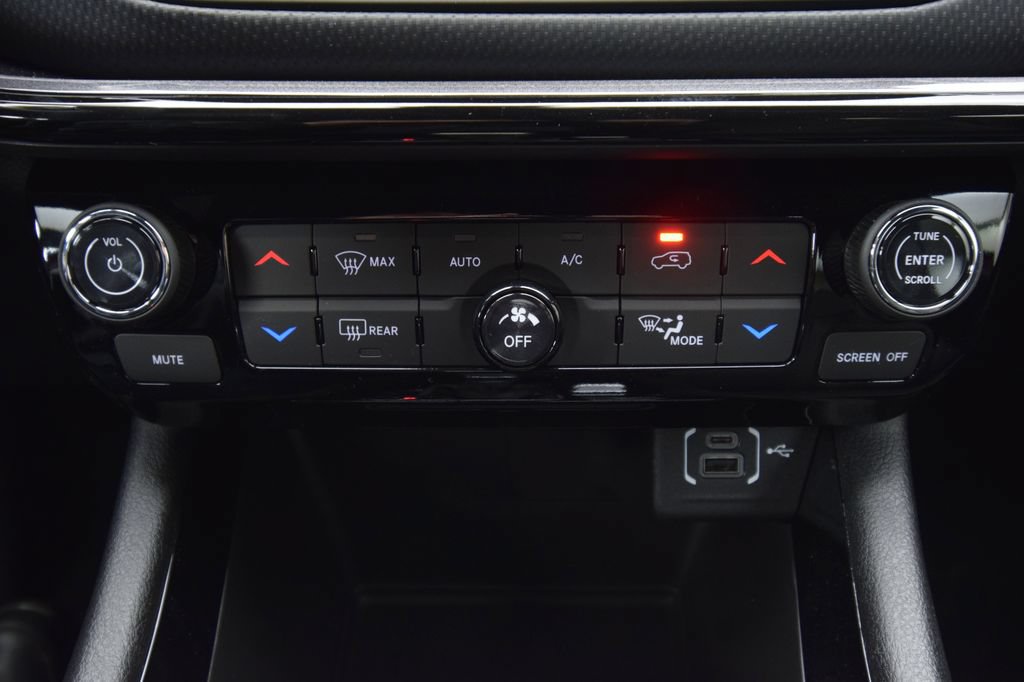 New 2026 Jeep Compass Limited w/ Sun, Sound & Navigation Group AWD/4WD image 19