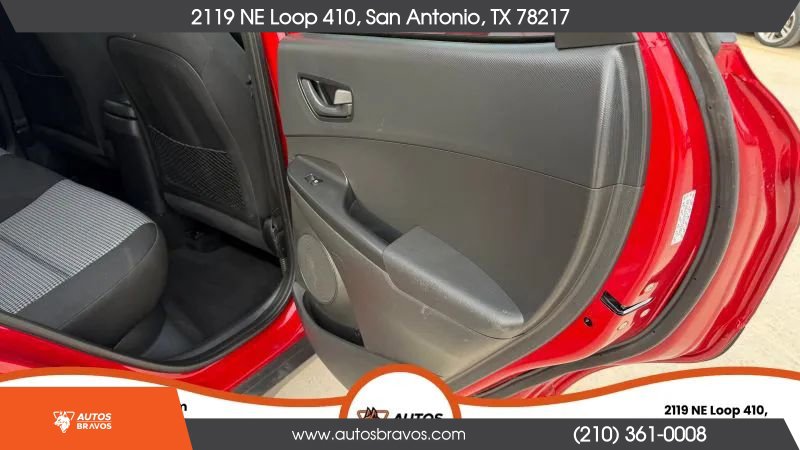 Used 2021 Hyundai Kona SEL Plus AWD/4WD image 28