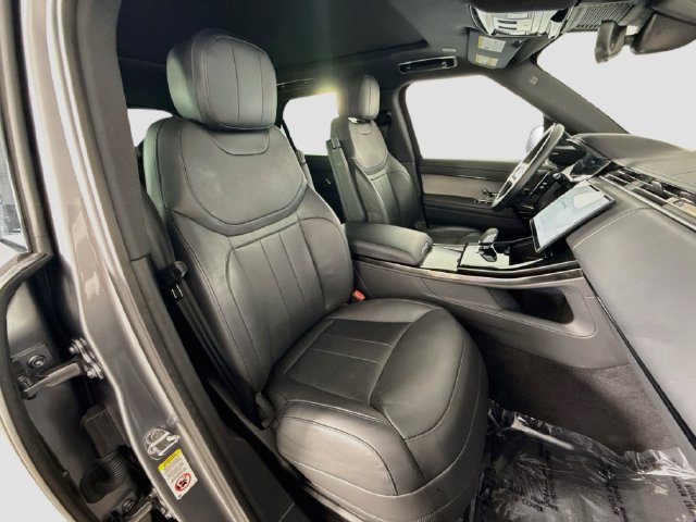 Used 2025 Land Rover Range Rover Sport SE AWD/4WD image 28