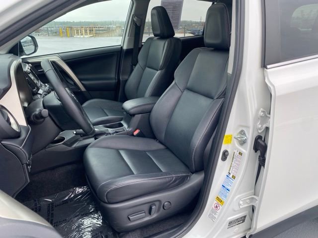 Used 2015 Toyota RAV4 Limited w/ Technology Package AWD/4WD image 17