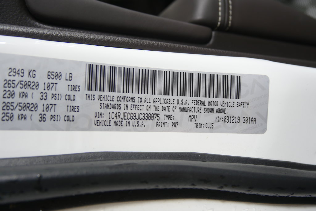 Used 2018 Jeep Grand Cherokee Overland RWD image 29