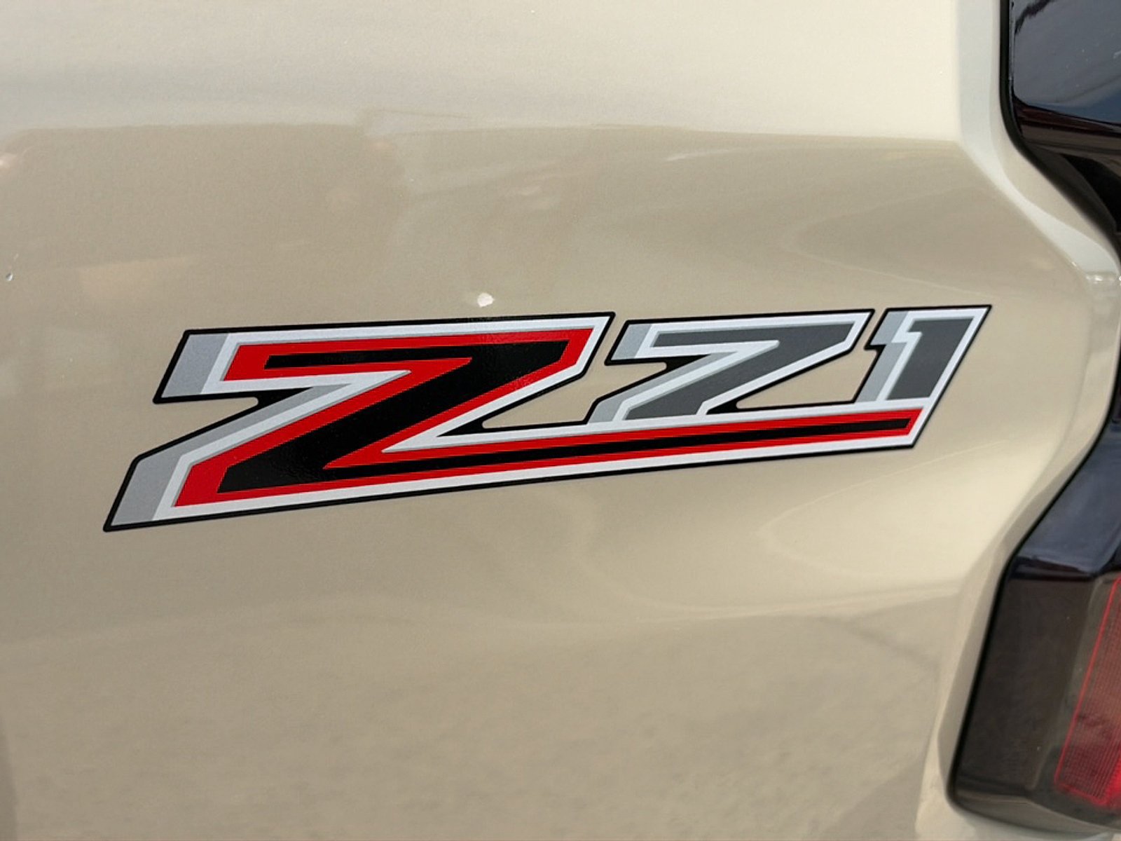 Used 2023 Chevrolet Colorado Z71 w/ Z71 Convenience Package 2 AWD/4WD image 47