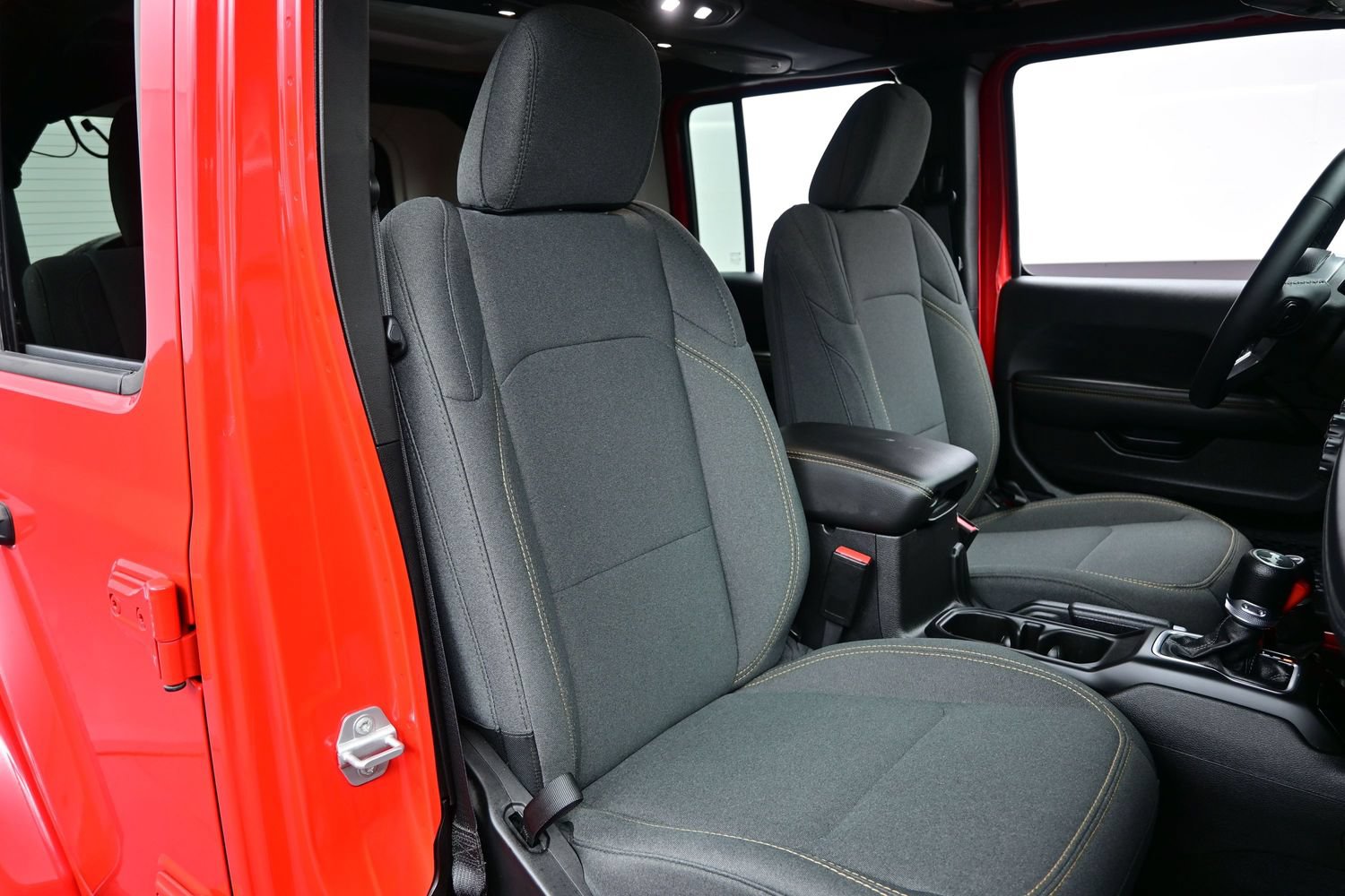 Used 2025 Jeep Wrangler Unlimited Sahara AWD/4WD image 15