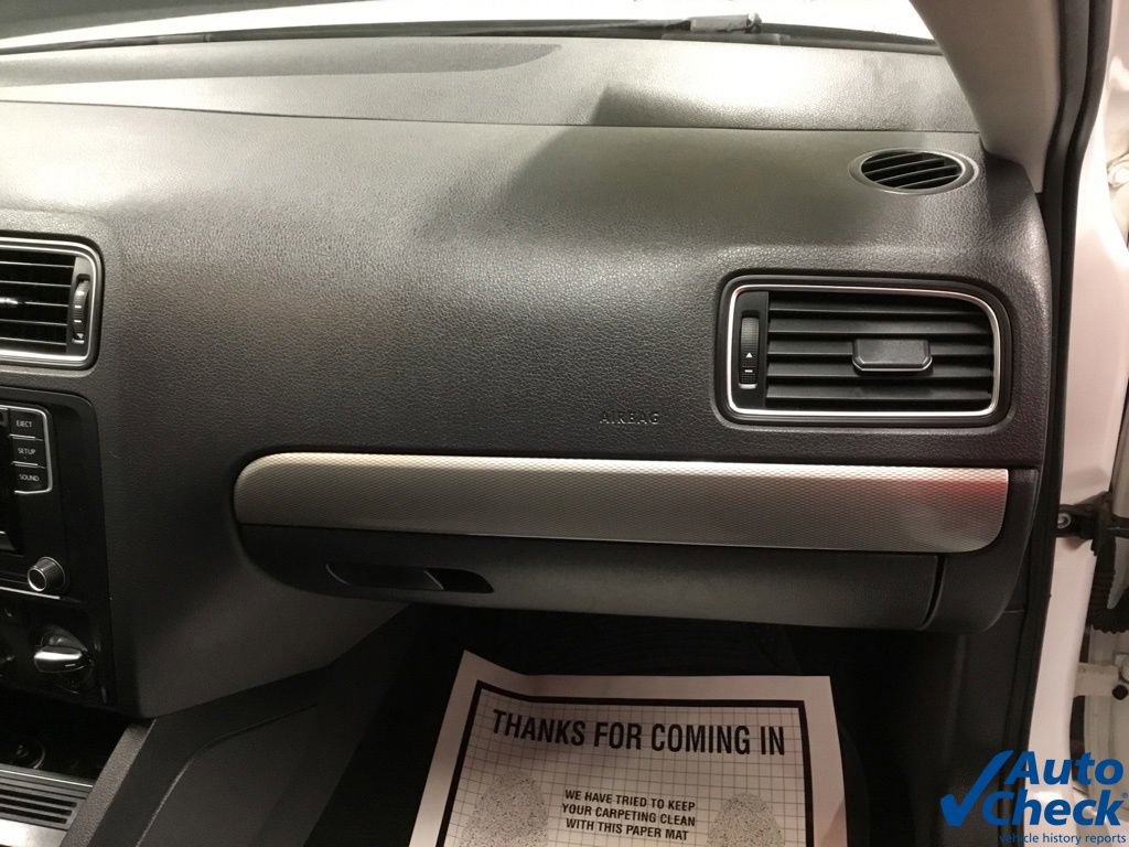 Used 2017 Volkswagen Jetta S w/ Jetta S Cold Weather Package image 38