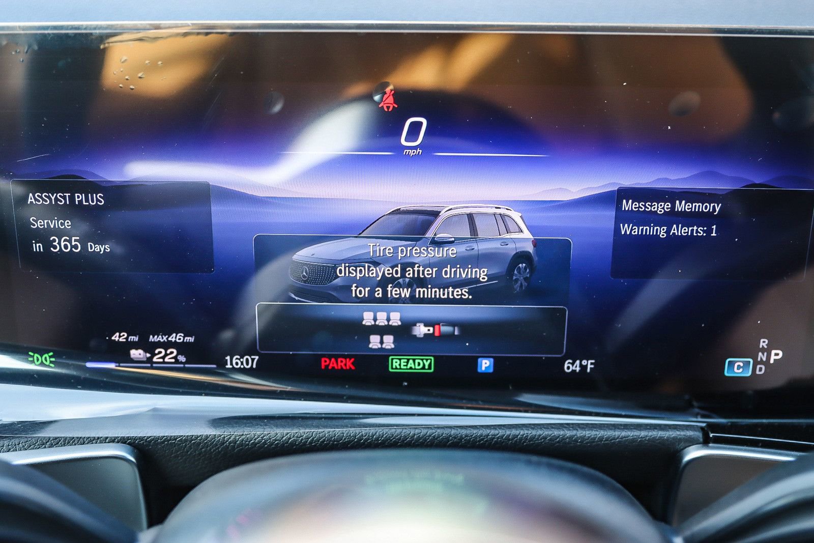 Used 2024 Mercedes-Benz EQB 300 4MATIC image 22