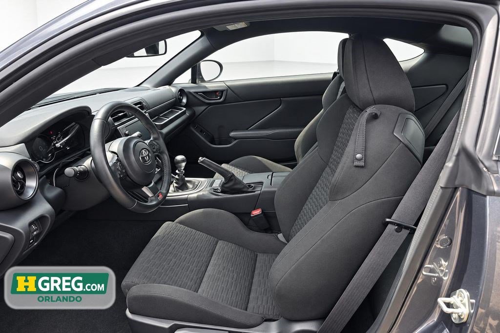 Used 2023 Toyota GR86 RWD image 10