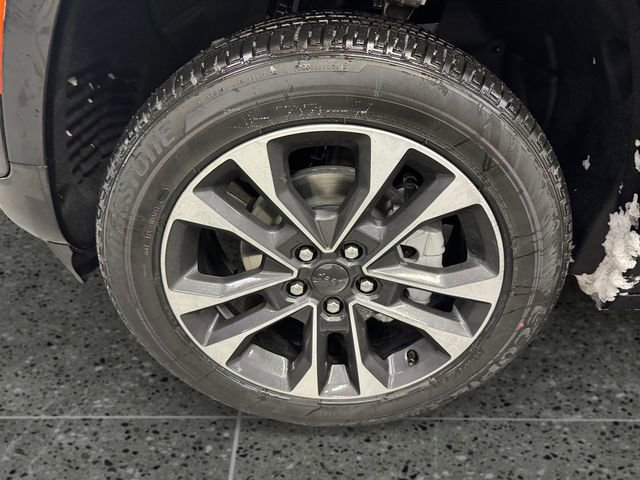 Used 2025 Jeep Grand Cherokee Overland w/ Trailer Tow Package image 24