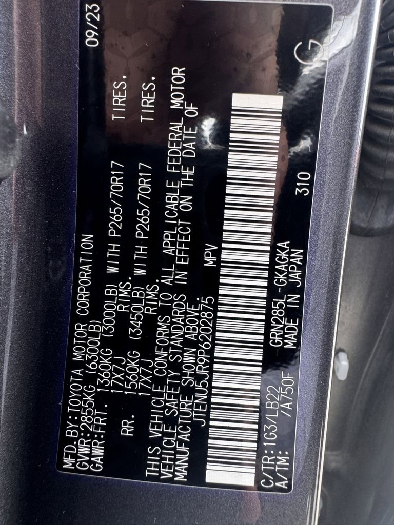 Used 2023 Toyota 4Runner SR5 Premium w/ Moonroof Package AWD/4WD image 29