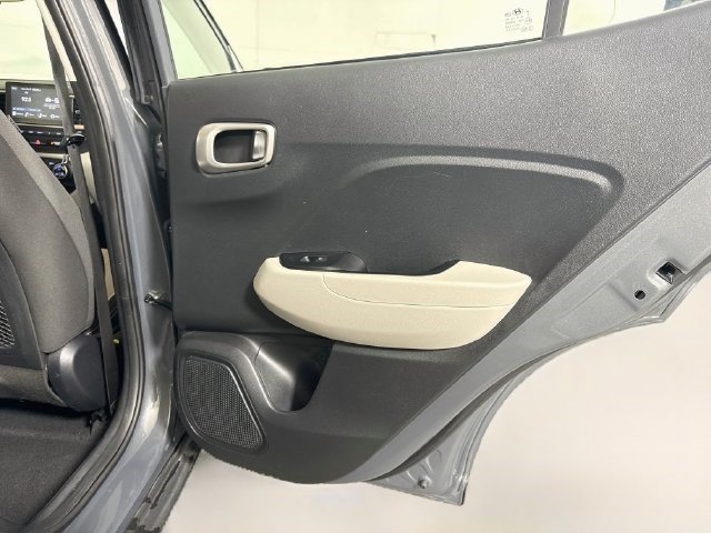 Used 2024 Hyundai Venue SEL FWD image 27
