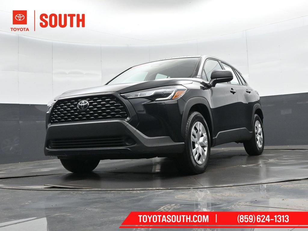 Used 2024 Toyota Corolla Cross L AWD/4WD image 38