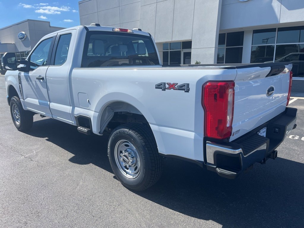 New 2026 Ford F250 XL w/ XL Chrome Package image 3