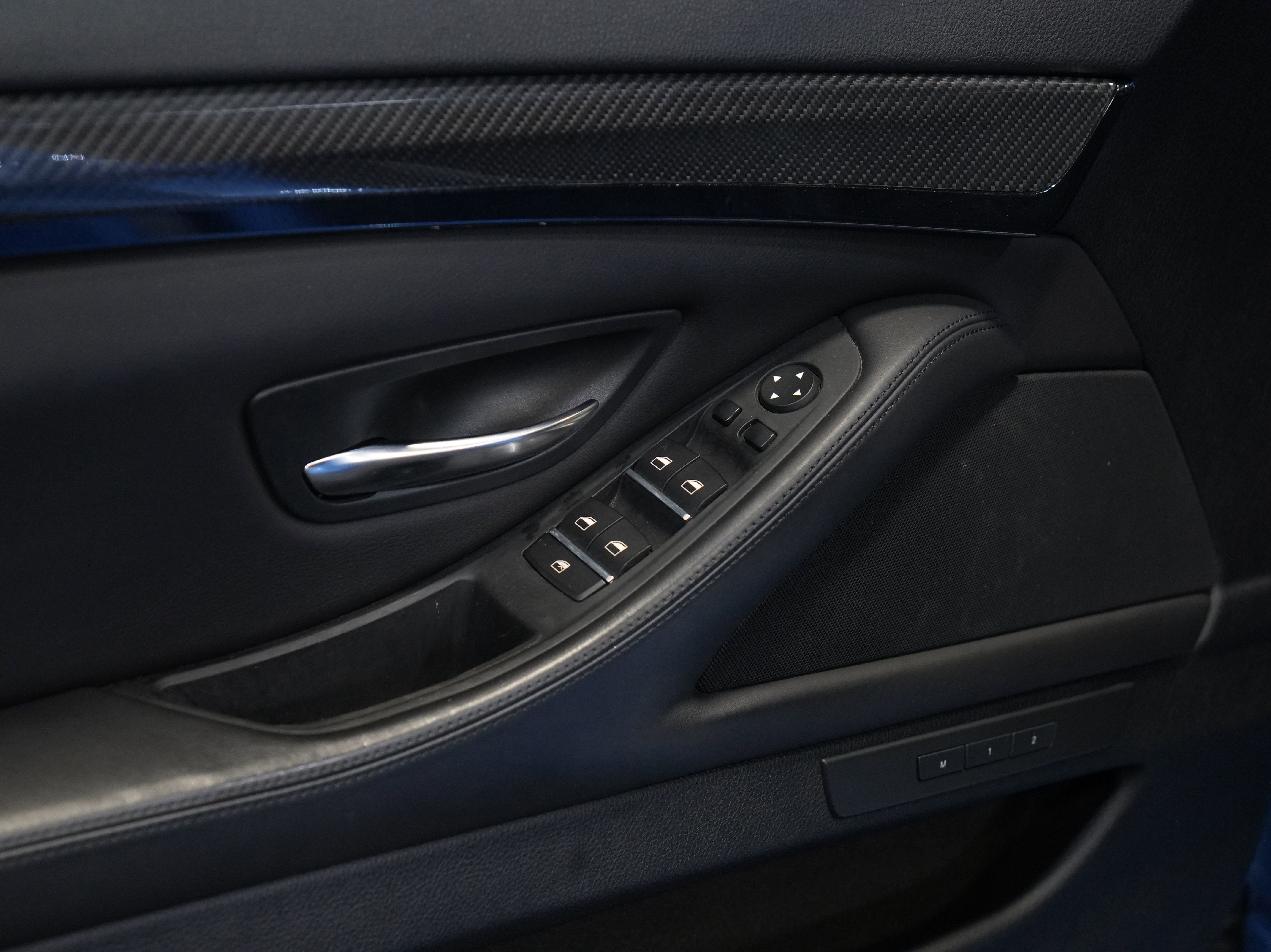 Used 2013 BMW M5 image 24