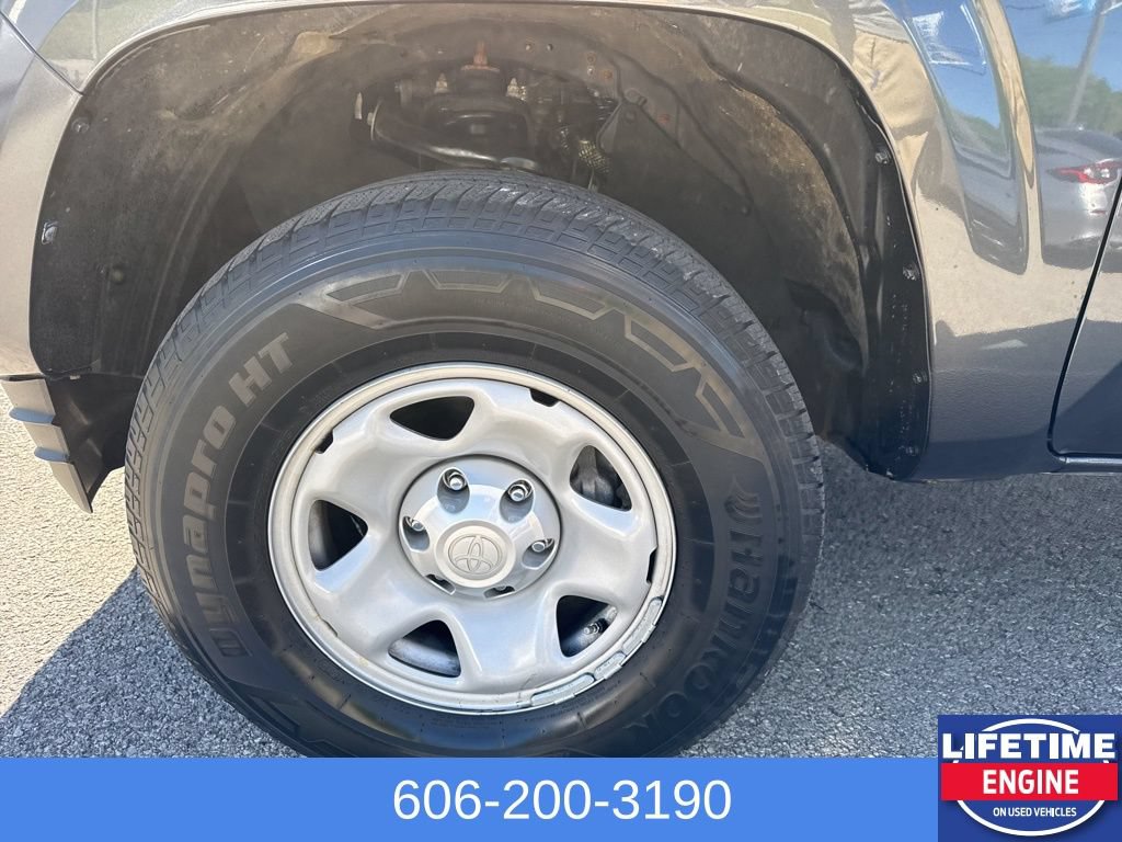 Used 2023 Toyota Tacoma SR AWD/4WD image 11