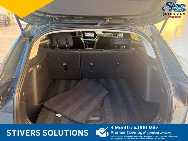 Used 2025 Chevrolet Trax LT FWD image 9