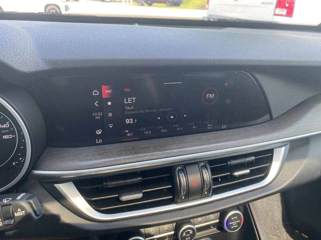 Used 2020 Alfa Romeo Stelvio Ti w/ Active Blind Spot Package AWD/4WD image 12