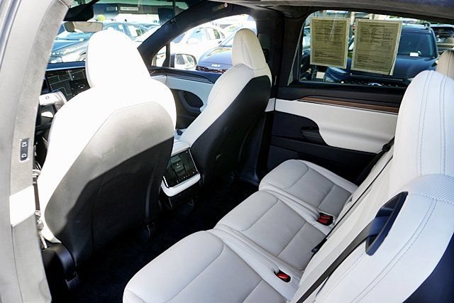 Used 2023 Tesla Model X AWD/4WD image 23