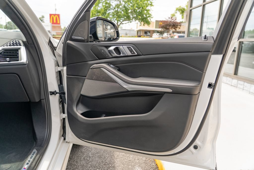 Used 2023 BMW X7 xDrive40i w/ M Sport Package AWD/4WD image 20
