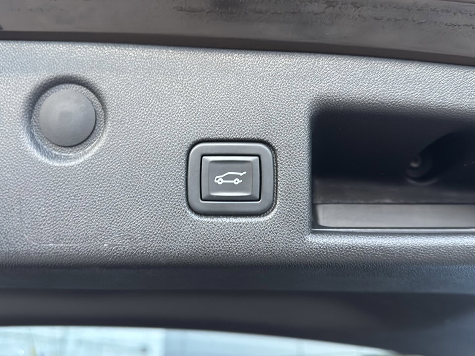 Used 2023 Chevrolet Equinox LT image 25