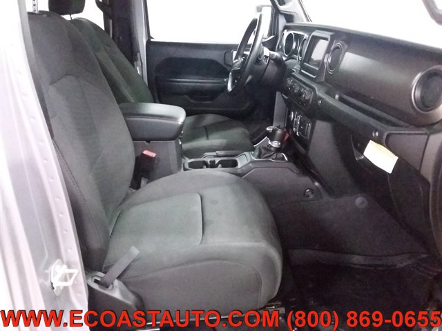 Used 2021 Jeep Gladiator Willys AWD/4WD image 12