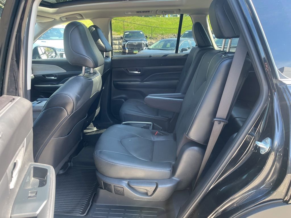 Used 2024 Toyota Grand Highlander AWD image 13