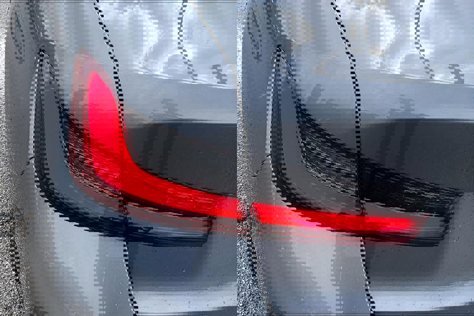 Used 2025 BMW 330i Sedan w/ Premium Package image 15