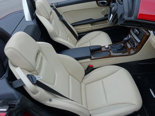 Used 2015 Mercedes-Benz SLK 250 image 13