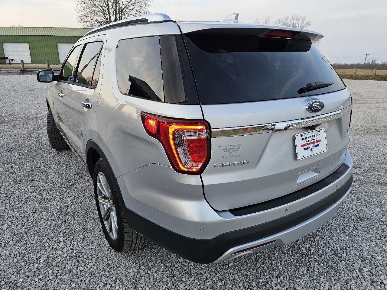Used 2016 Ford Explorer Limited image 5
