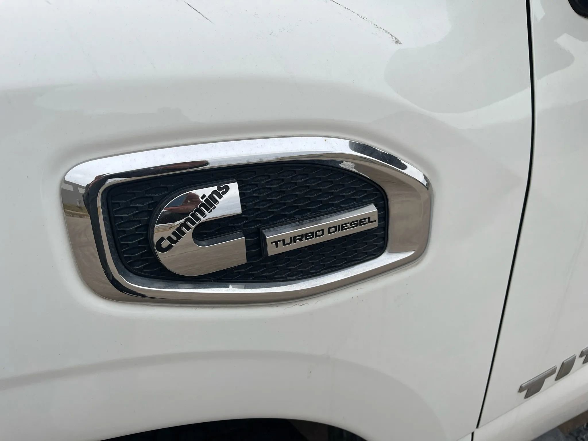 Used 2017 Nissan Titan SV image 9